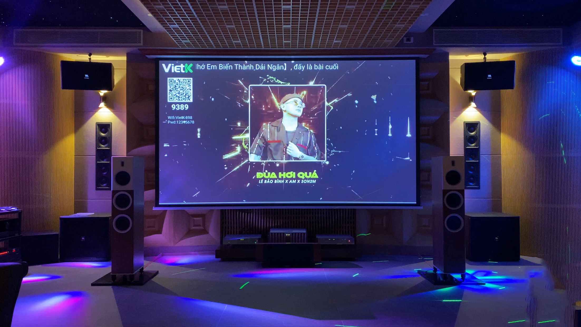 Ánh Sáng LED và Trần Sao