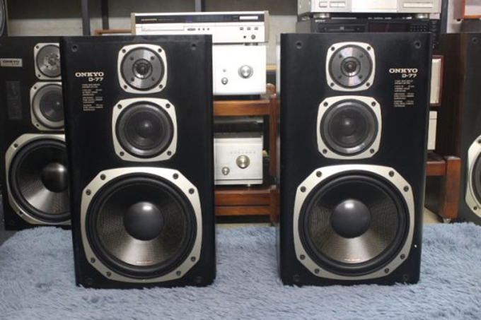 Onkyo D-77